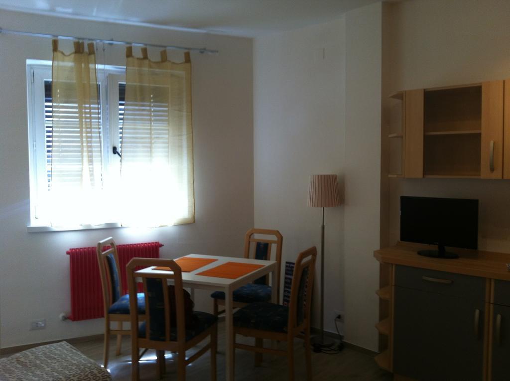 Apartament Casa Laurino In Centro A Bolzano Pokój zdjęcie